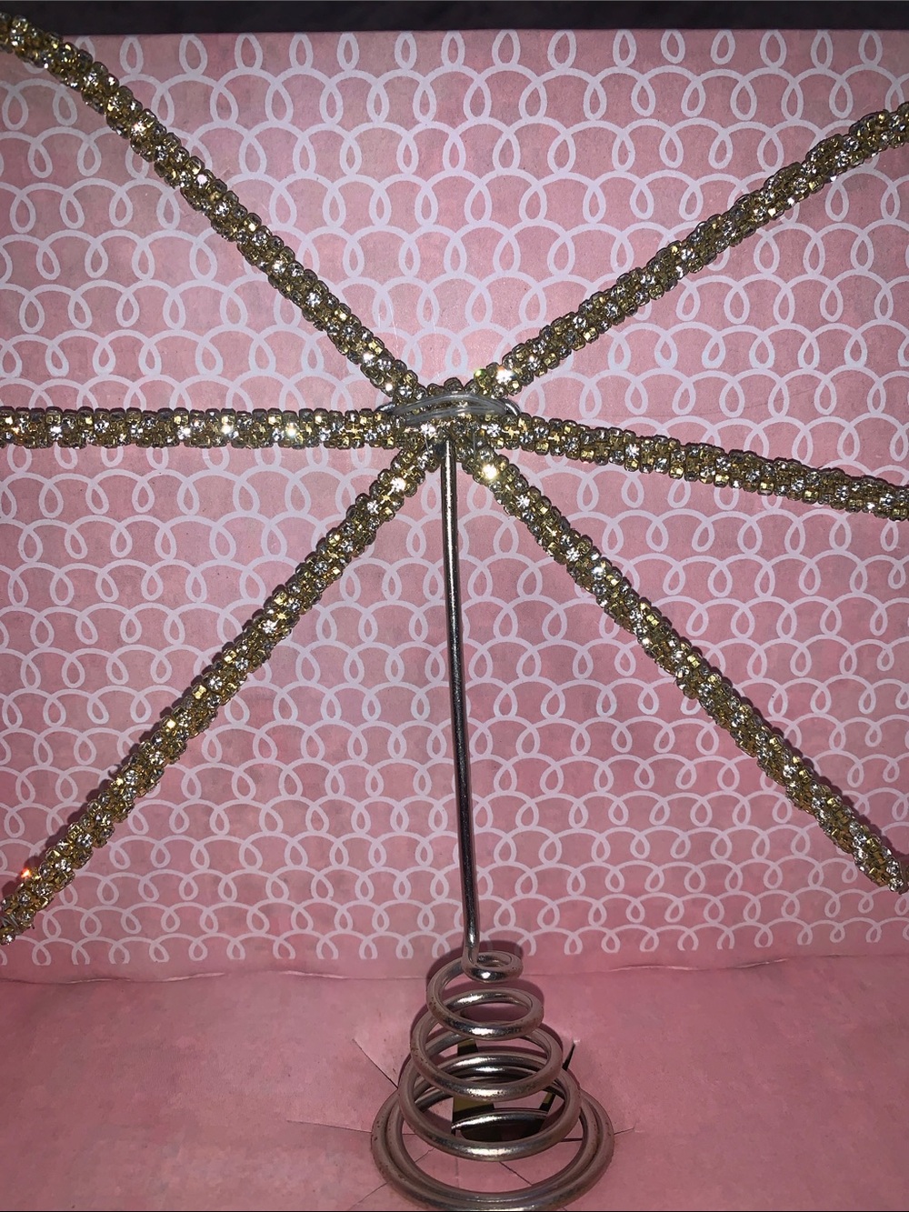 🆕- Cupcakes& Cashmere Gold Encrusted Bow Tree Topper - Picture 6 of 7